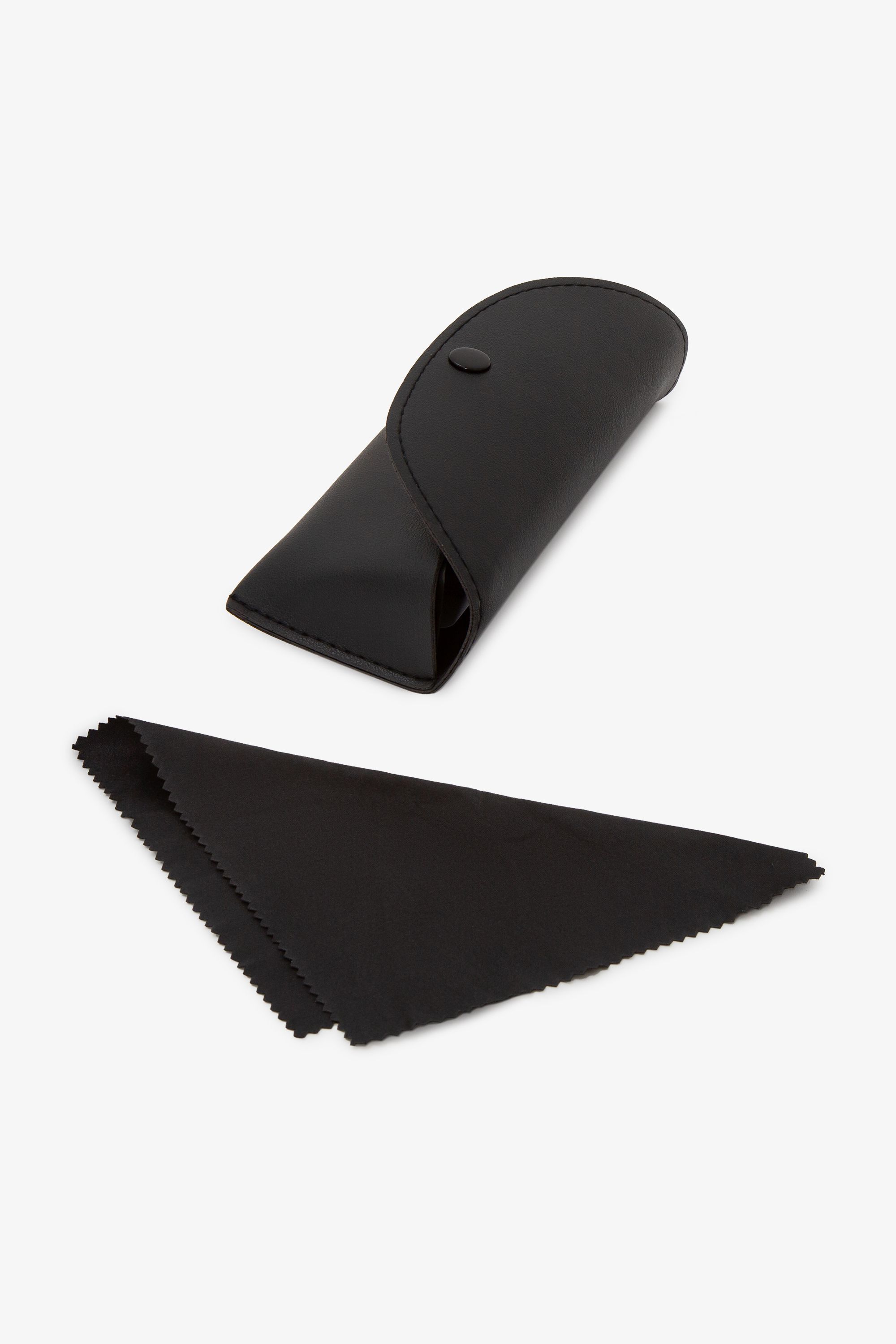 Очки солнцезащитные в комплекте с футляром 5803