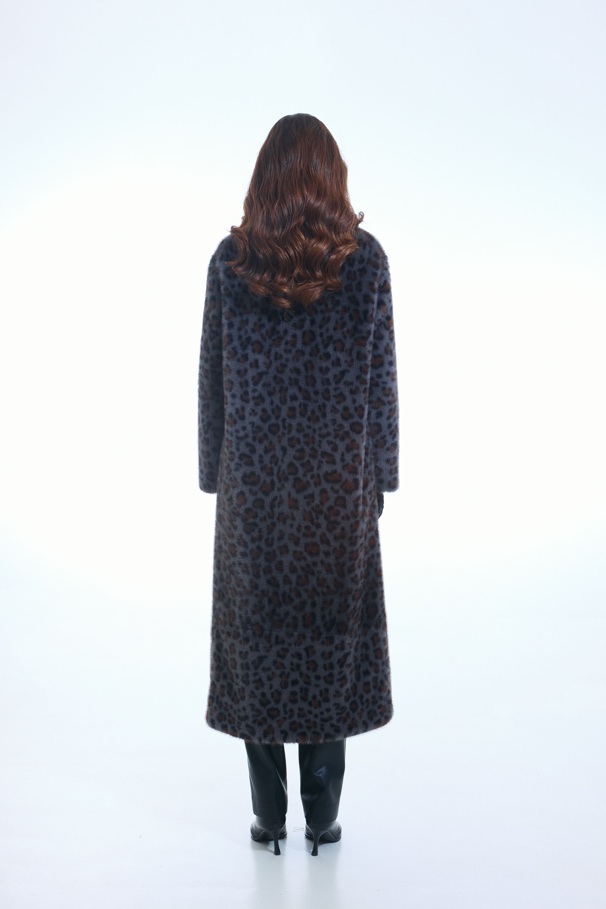 ПАЛЬТО ЖЕНСКОЕ ИЗ ИСКУССТВЕННОГО МЕХА 9-2066