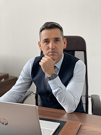 Директор компании Elema