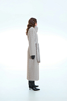 ПАЛЬТО ЖЕНСКОЕ ИЗ ИСКУССТВЕННОГО МЕХА 9-1969 . Фото 4.