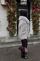 ПАЛЬТО ЖЕНСКОЕ ИЗ ИСКУССТВЕННОГО МЕХА 9-2496 . Фото 5.